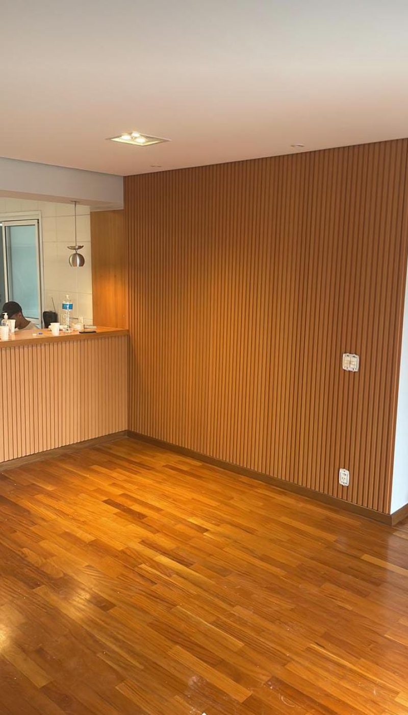 Painel Ripado em madeira Cumaru